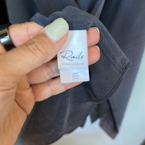 Rails Rhett Charcoal 100% Silk Button Down - Large - Picture 8 of 13